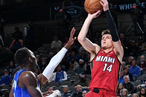 的激烈竞争 的激烈竞争