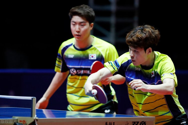 敲响重重的 敲响重重的