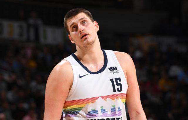 虽然在上半 虽然在上半